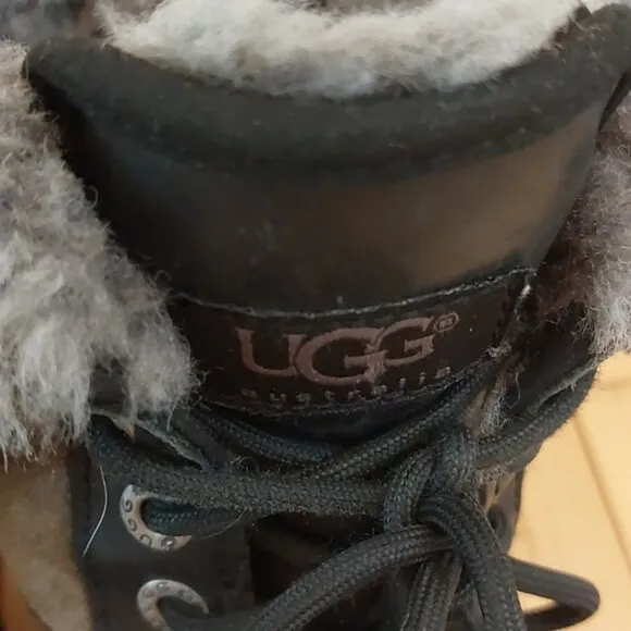 Ugg Adirondack II sheepwool inside leather and suede boots size 6.5