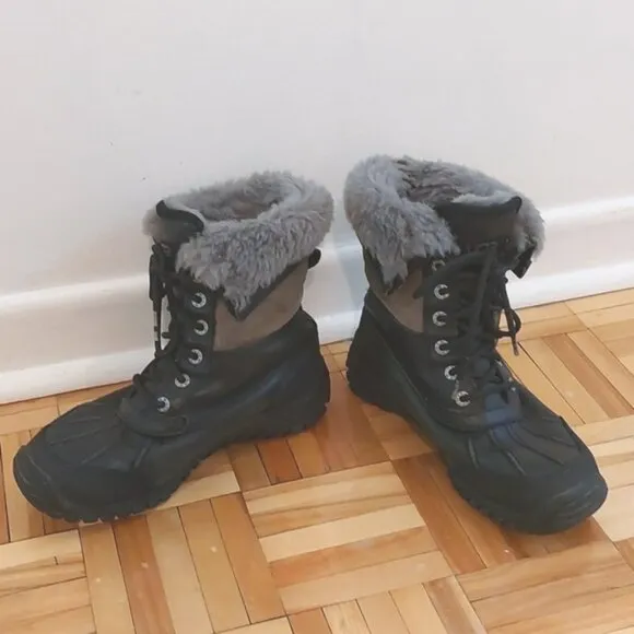 Ugg Adirondack II sheepwool inside leather and suede boots size 6.5
