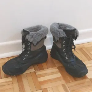 Ugg Adirondack II sheepwool inside leather and suede boots size 6.5