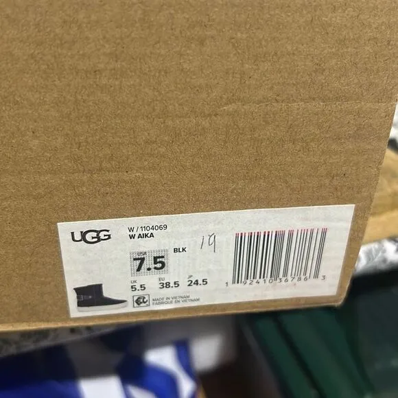 UGG aika black suede boots slip on sneaker‎ boots lined comfort warmth