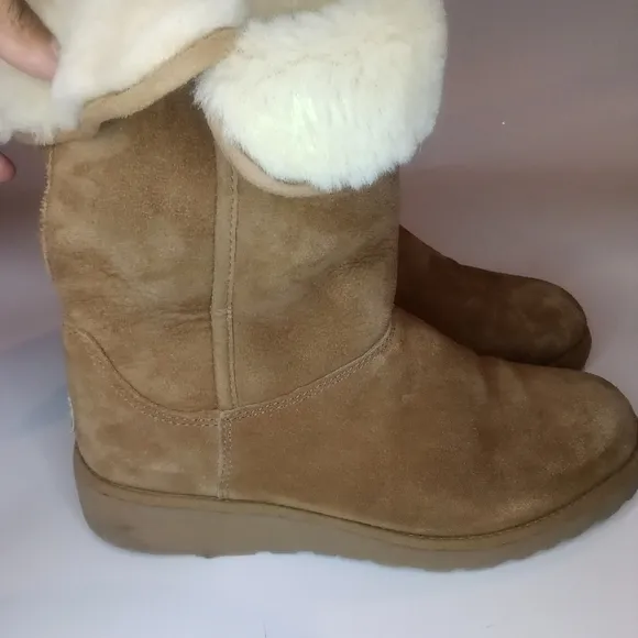 Ugg amie woman's classic slim short boots size 7