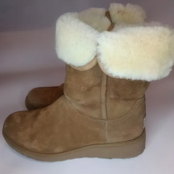 Ugg amie woman's classic slim short boots size 7