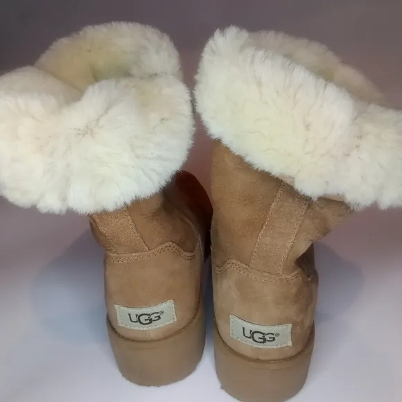 Ugg amie woman's classic slim short boots size 7