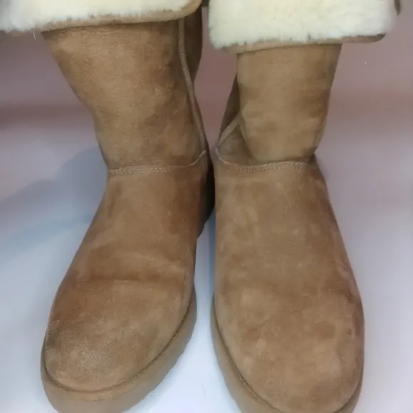 Ugg amie woman's classic slim short boots size 7