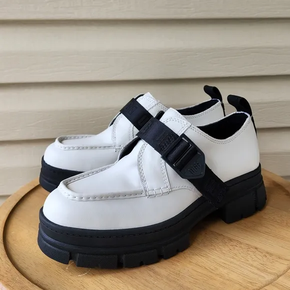 UGG Ashton white loafers slip ons women's size 9