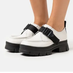UGG Ashton white loafers slip ons women's size 9