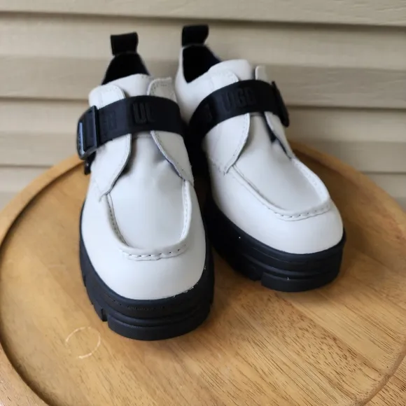 UGG Ashton white loafers slip ons women's size 9