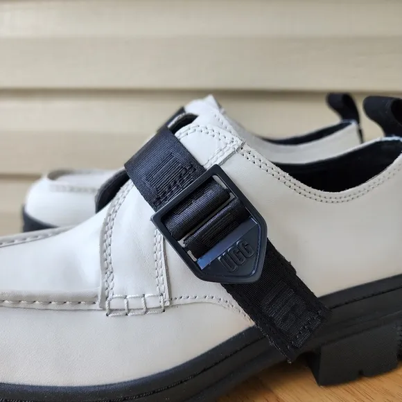 UGG Ashton white loafers slip ons women's size 9