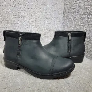 UGG Australia ATTELL Women's Size 10 US Black Leather Ankle Bootie Boots 1103832
