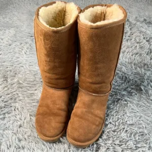 UGG Australia Boots Women's Size 7 Classic Tall Color Chestnut