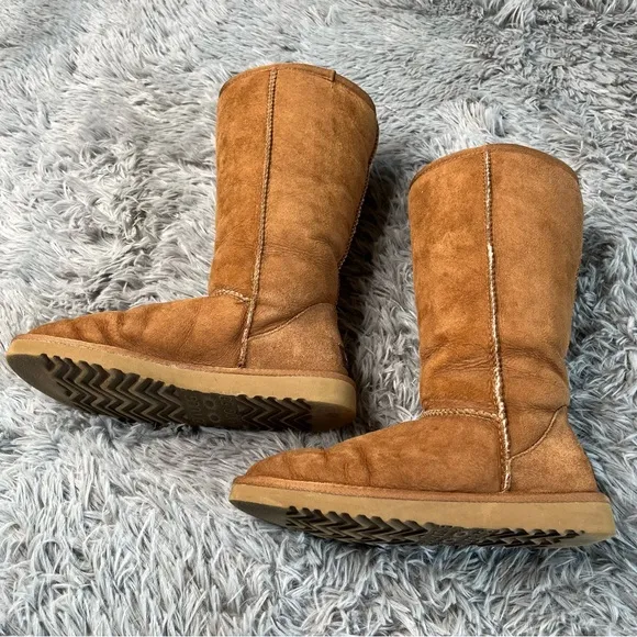 UGG Australia Boots Women's Size 7 Classic Tall Color Chestnut