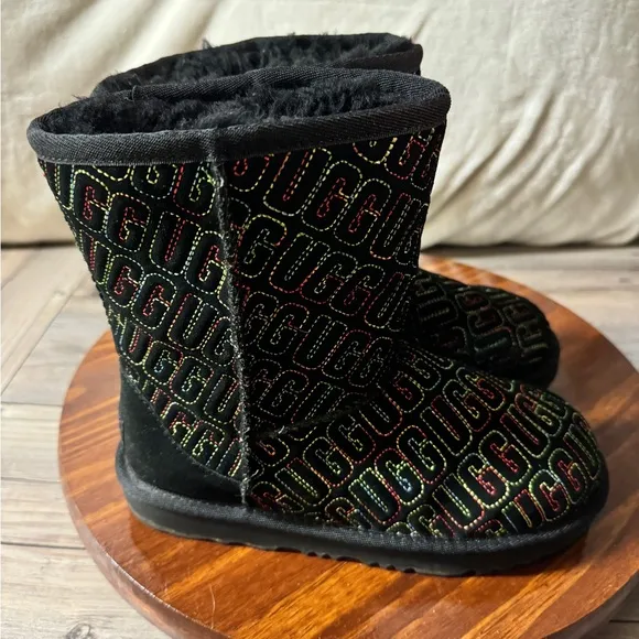 UGG Australia Classic II Graphic Kids Youth Girls Boots 1112383K Black Size 3