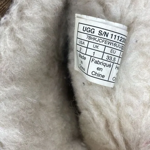 UGG Australia Classic Ii Graphic Stitch Boots Girls Size 2 Brown Casual