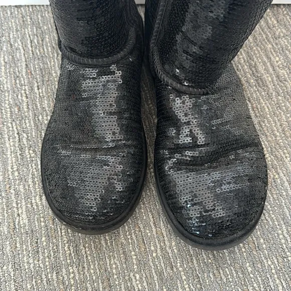 UGG Australia Classic Sparkles Black Sequin Boots Size 8