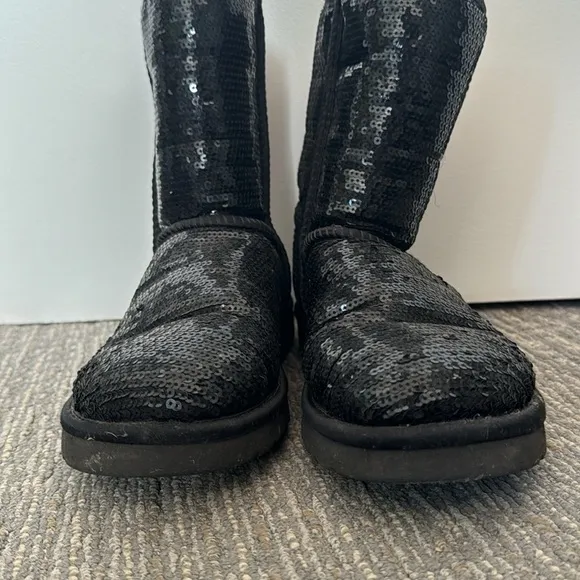 UGG Australia Classic Sparkles Black Sequin Boots Size 8