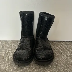 UGG Australia Classic Sparkles Black Sequin Boots Size 8