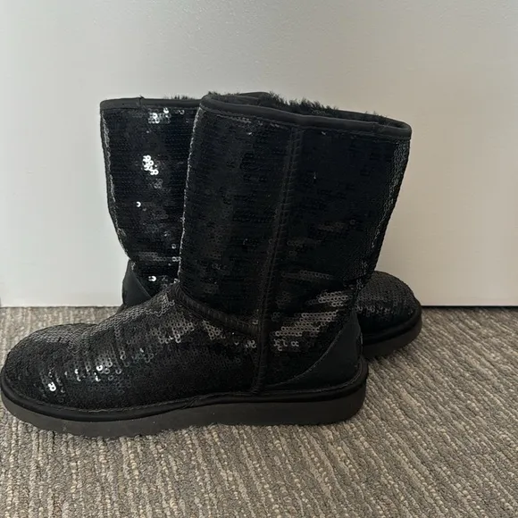 UGG Australia Classic Sparkles Black Sequin Boots Size 8