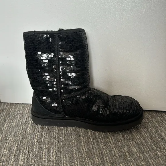 UGG Australia Classic Sparkles Black Sequin Boots Size 8