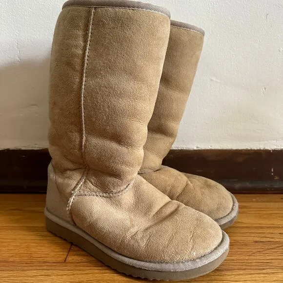 UGG AUSTRALIA | Classic Tall 5815 Suede and Sheepskin Boots | Size 5
