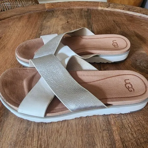 UGG Australia Kari Flat White Silver Metallic Sandals US Womens Size 6.5