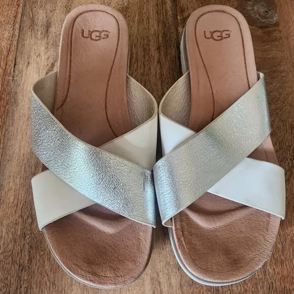 UGG Australia Kari Flat White Silver Metallic Sandals US Womens Size 6.5