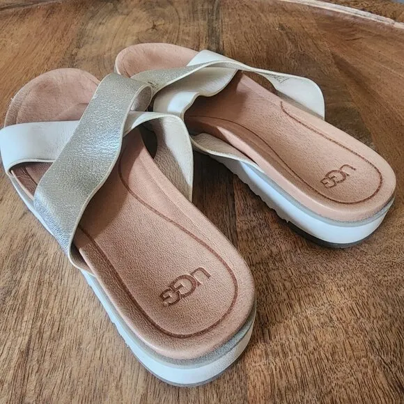 UGG Australia Kari Flat White Silver Metallic Sandals US Womens Size 6.5