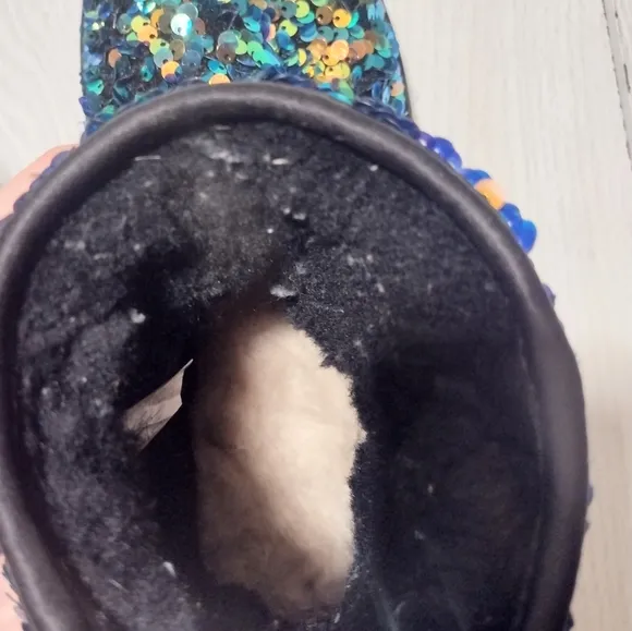 Ugg Australia Kids  Classic II Stellar Sequin Boots  Size 5