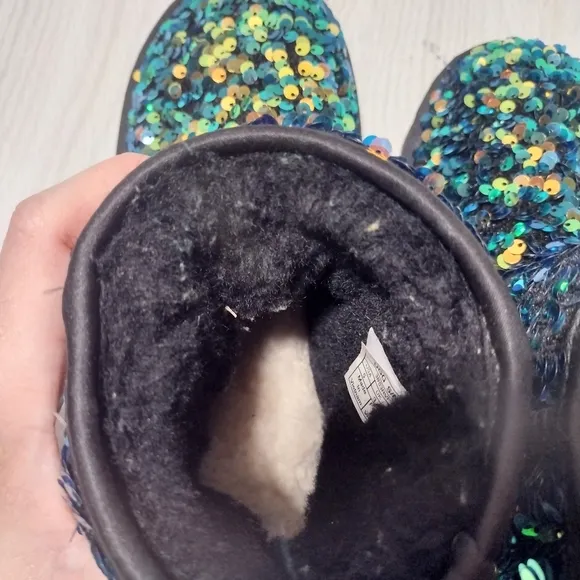 Ugg Australia Kids  Classic II Stellar Sequin Boots  Size 5