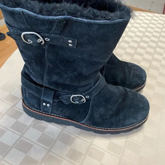 UGG Australia Noira Boots Women's Black Leather Shearling Lined Size 9 EU 40