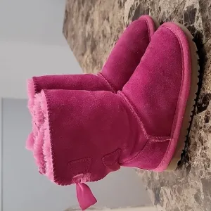 UGG Australia Pink Azalea Youth Girls Bailey Bow Boots. SIZE 10.5