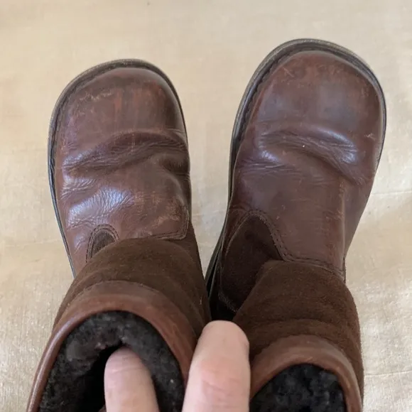 UGG Australia Riverton chocolate Brown Leather Suede Sheepskin-Lined Boots Sz 12