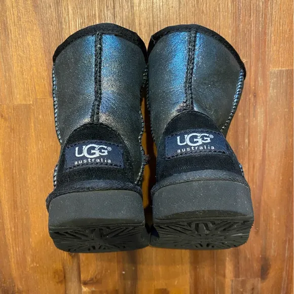 UGG Australia Toddler Glitter Classic II Boots, 7c, Black