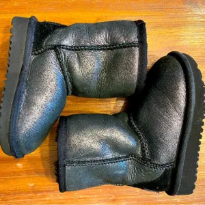 UGG Australia Toddler Glitter Classic II Boots, 7c, Black