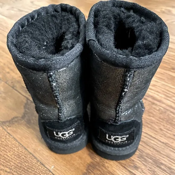 UGG Australia Toddler Glitter Classic II Boots, 7c, Black