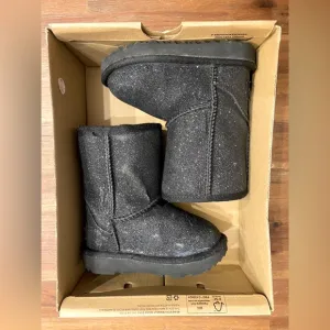UGG Australia Toddler Glitter Classic Short II Boots, 6c, Black