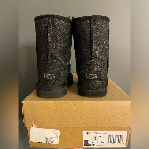 UGG Australia Toddler Glitter Classic Short II Boots, 6c, Black