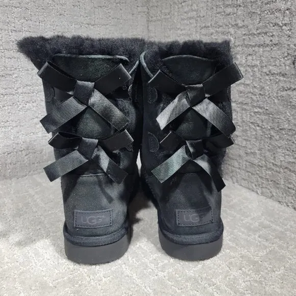 UGG Bailey Bow II Women's Size 8 US Black Sheepskin Suede Shearling Boots