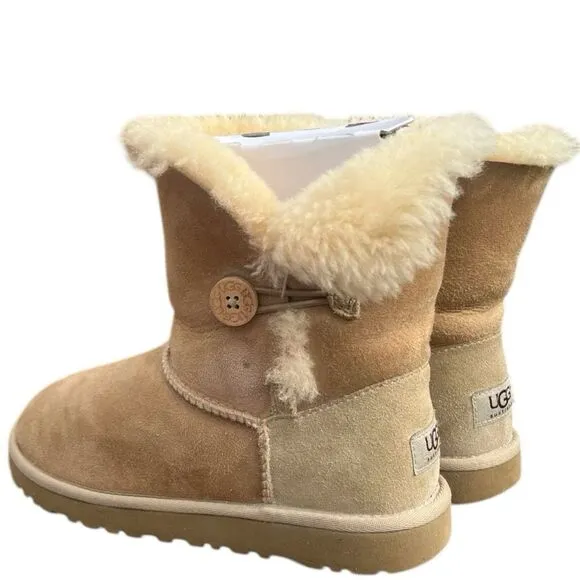 UGG  Bailey Button Classic Short Tan Boots - 5Y