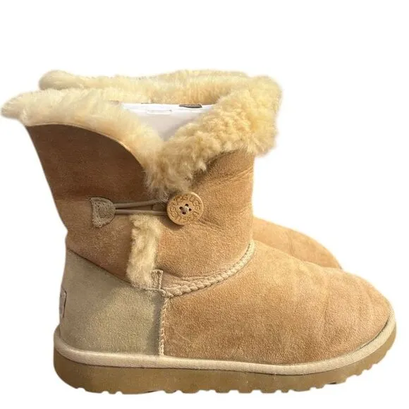 UGG  Bailey Button Classic Short Tan Boots - 5Y