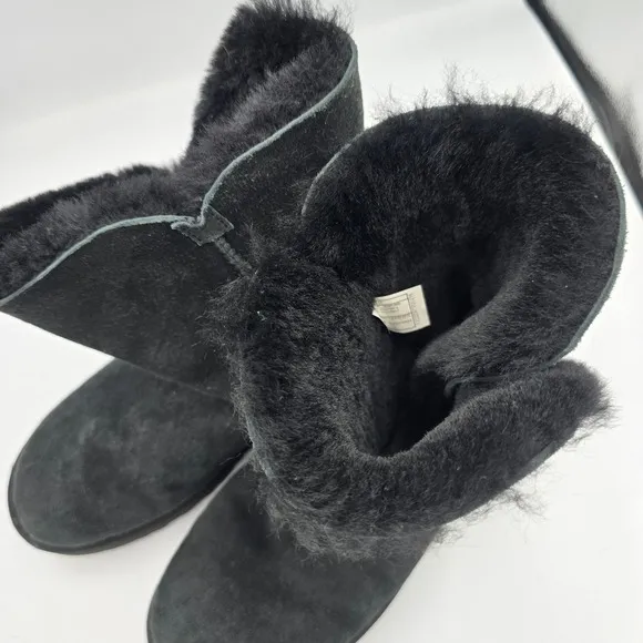 UGG Bailey Button II Boots Black Suede Sheepskin Winter Boots US 9
