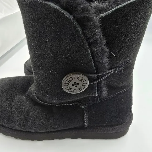 UGG Bailey Button II Boots Black Suede Sheepskin Winter Boots US 9