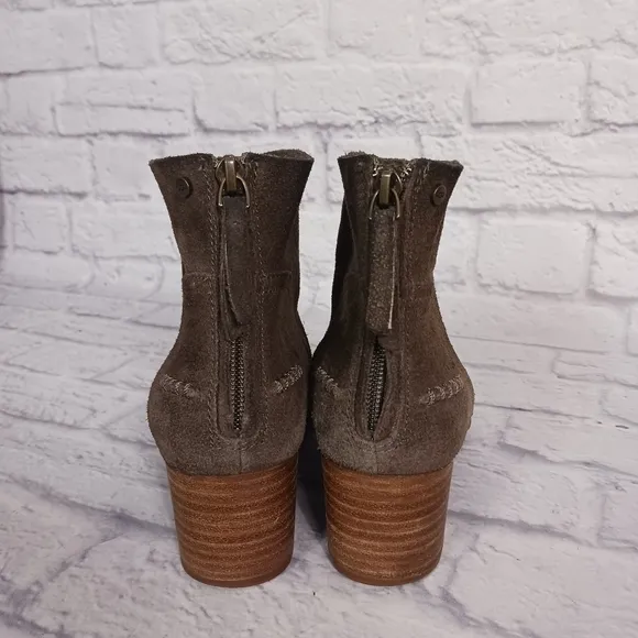 UGG Bandara brown suede ankle boots