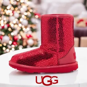 UGG Big Girl/Women’s Classic ll Gel Heart Boots Metallic Hearts Size 5