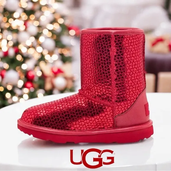 UGG Big Girl/Women’s Classic ll Gel Heart Boots Metallic Hearts Size 5