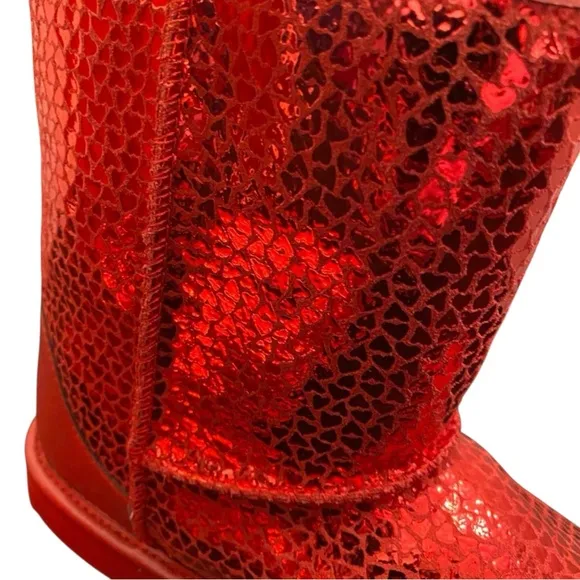 UGG Big Girl/Women’s Classic ll Gel Heart Boots Metallic Hearts Size 5