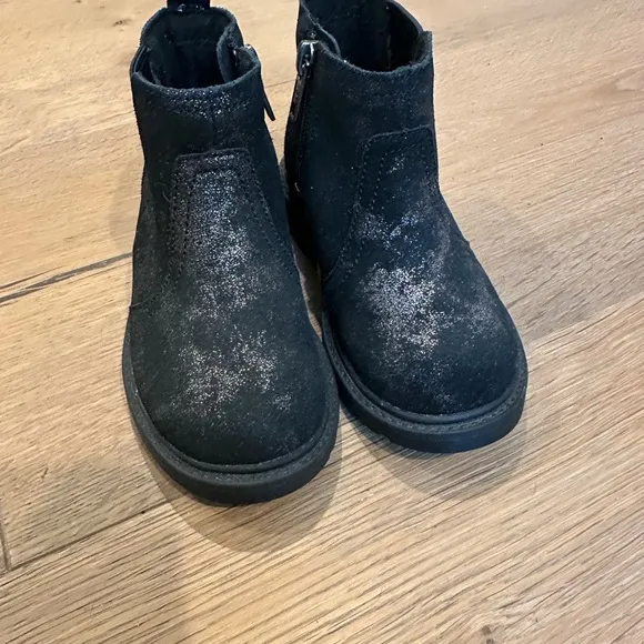 UGG Black Ankle Boots with Distressed Finish and Slip-On Style