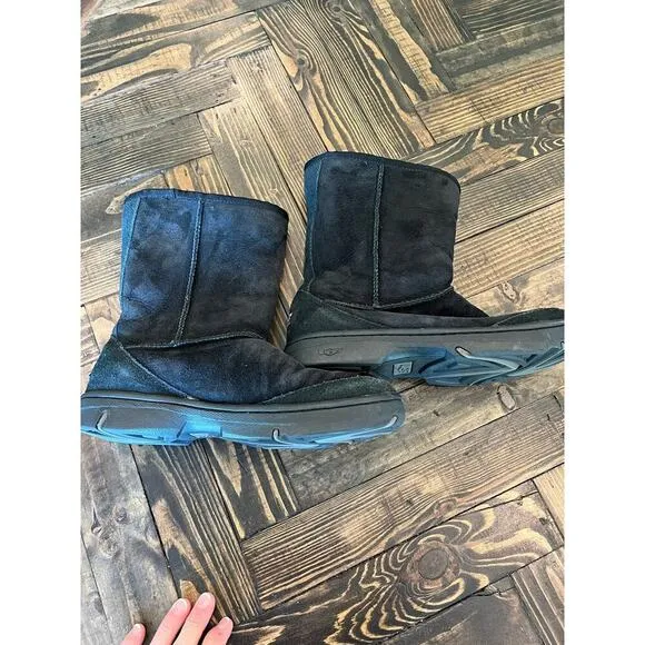 UGG Black Leather Fur Slip On Boots Women W8 Rubber Sole Mobwife Comfy Fuzzy