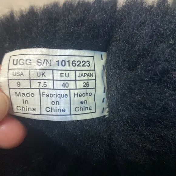 UGG Black Sherpa Lined Classic Short Boots Size 9