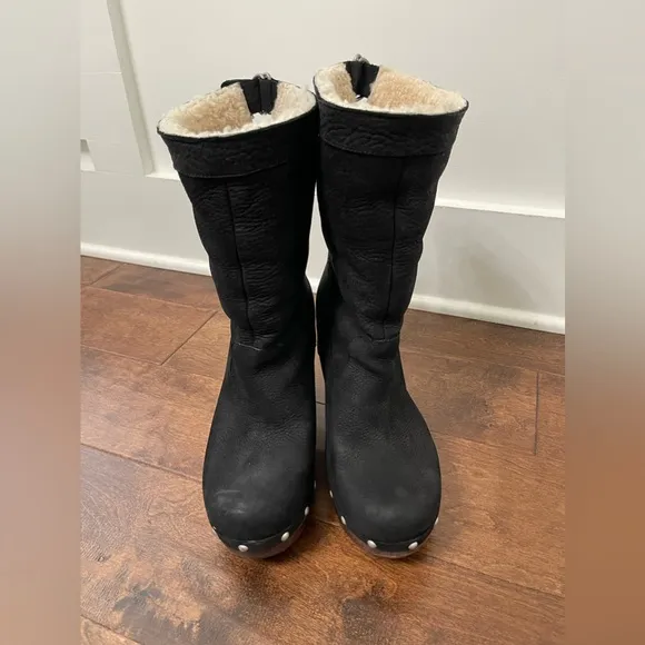 UGG Black Suede Leather Sheepskin Carniege Wedge Boots Size 8