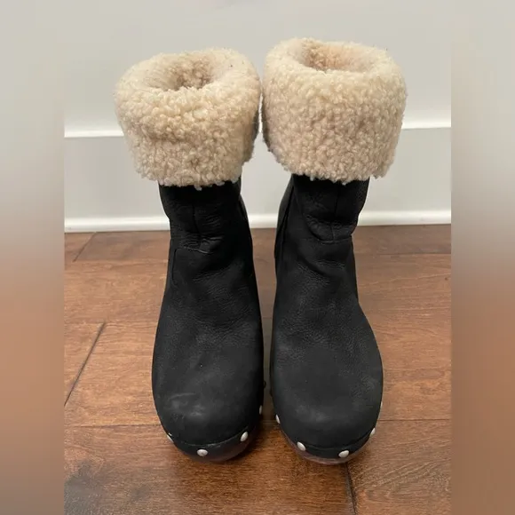 UGG Black Suede Leather Sheepskin Carniege Wedge Boots Size 8